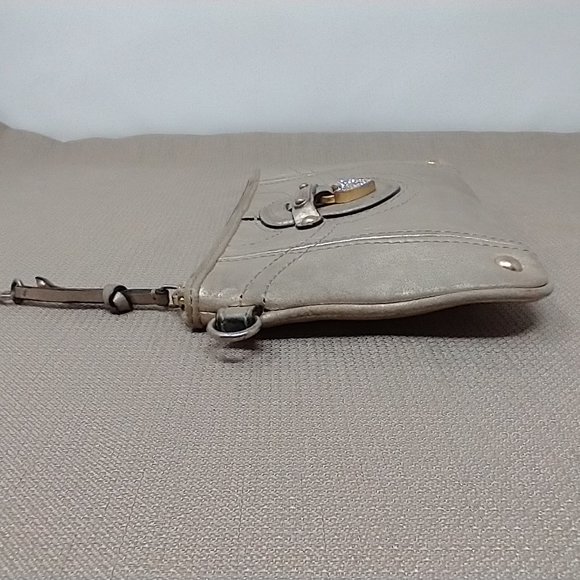 JUICY COUTURE GOLD LEATHER COSMETIC BAG - Picture 5 of 10